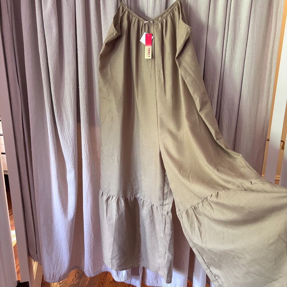 NWT Linen-Look Oversized Boho Jumpsuit Overalls Tan Tiered Bottom Size‎ Small